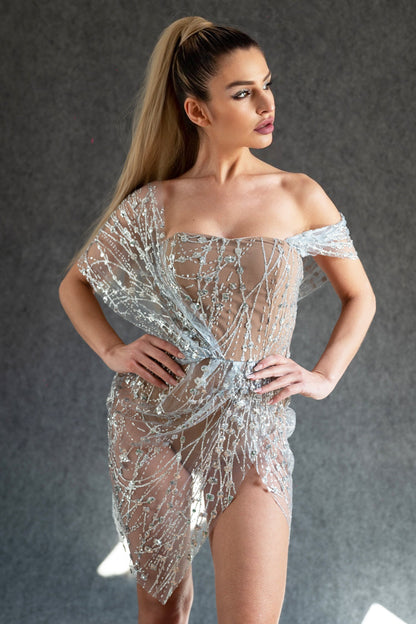 Miniabito velato con paillettes e spalle scoperte - Argento